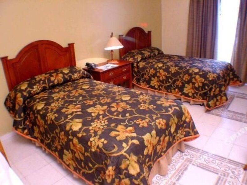 Hotel Puerta Del Rey Santa Cruz de La Sierra Bagian luar foto