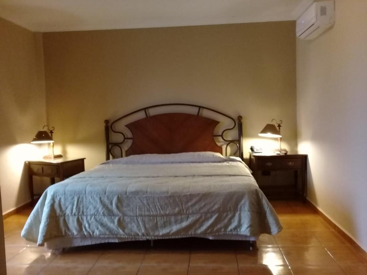 Hotel Puerta Del Rey Santa Cruz de La Sierra Bagian luar foto